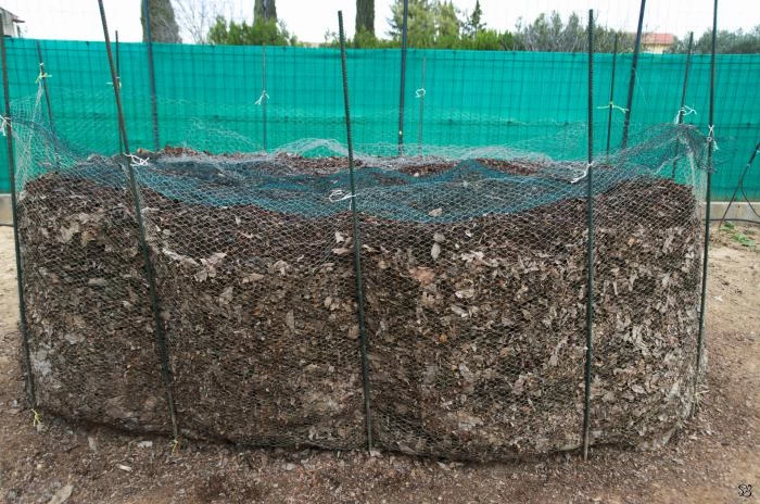 Windrow for heap composting of organic material